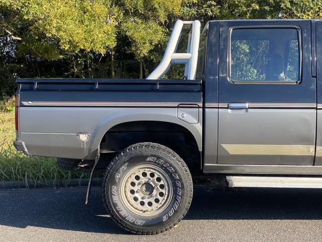 NISSAN DATSUN 4WD 1989