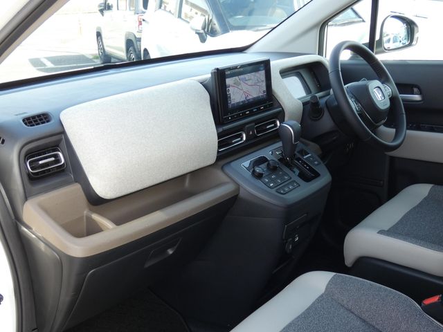 HONDA FREED e:HEV 2025