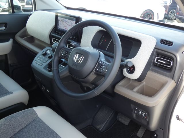 HONDA FREED e:HEV 2025