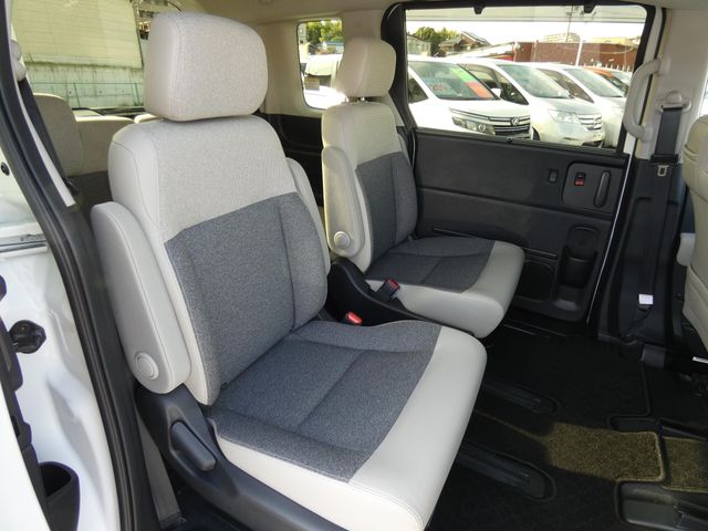 HONDA FREED e:HEV 2025