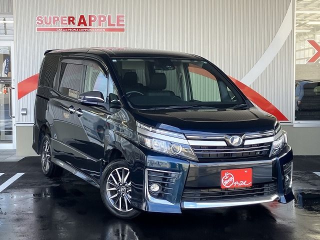 TOYOTA VOXY 4WD 2017