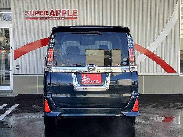 TOYOTA VOXY 4WD 2017