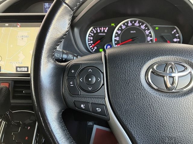 TOYOTA VOXY 4WD 2017