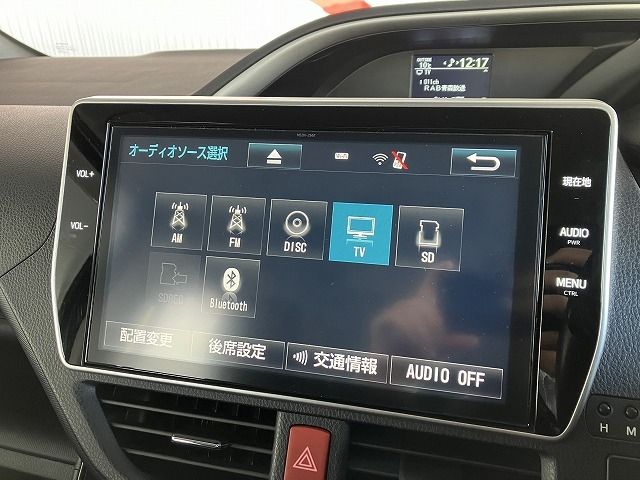 TOYOTA VOXY 4WD 2017