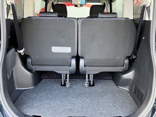 TOYOTA VOXY 4WD 2017