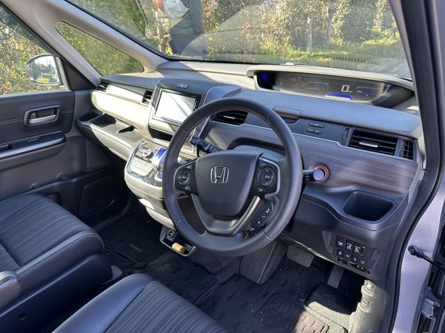 HONDA FREED HYBRID 2019