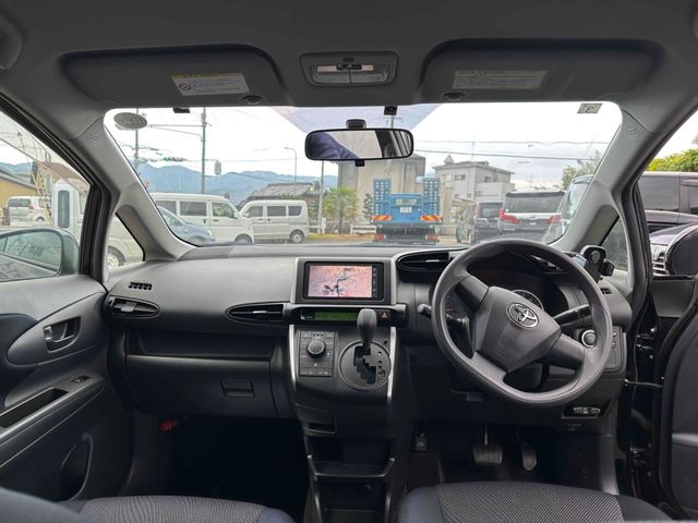 TOYOTA WISH 2012