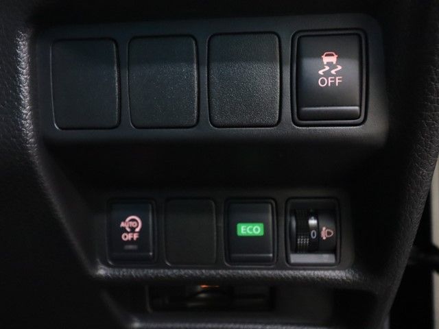 NISSAN X-TRAIL 2WD 2015