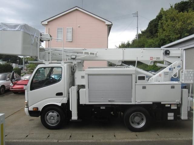TOYOTA DYNA 2012