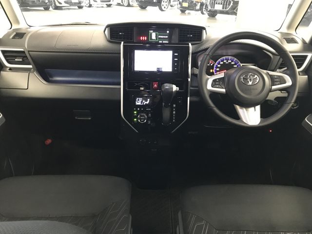 TOYOTA ROOMY 2018