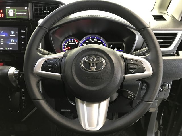 TOYOTA ROOMY 2018