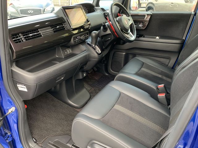 HONDA N BOX CUSTOM 4WD 2018