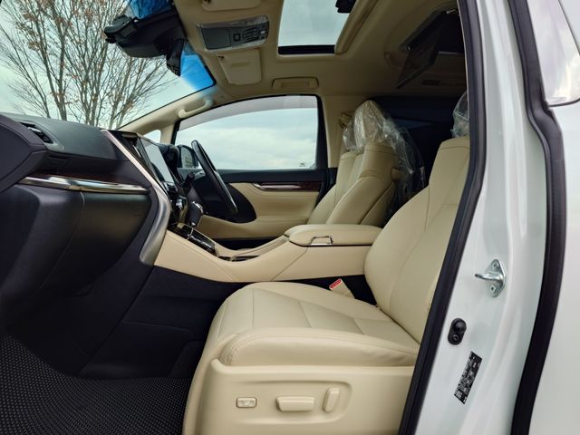 TOYOTA ALPHARD hybrid 4WD 2018