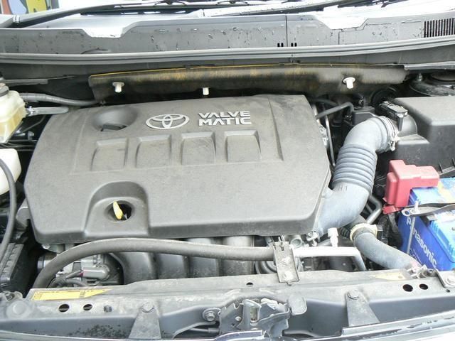 TOYOTA Isis 2010