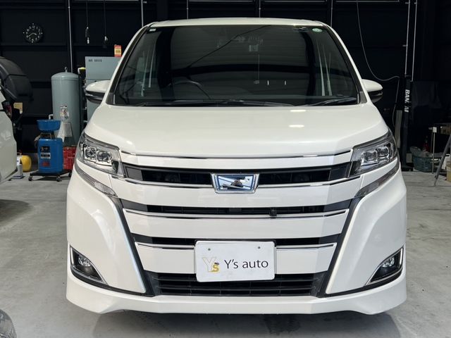 TOYOTA NOAH HYBRID 2018