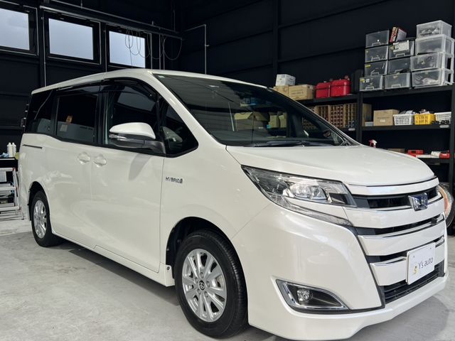 TOYOTA NOAH HYBRID 2018