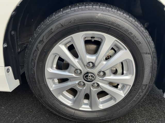 TOYOTA NOAH HYBRID 2018