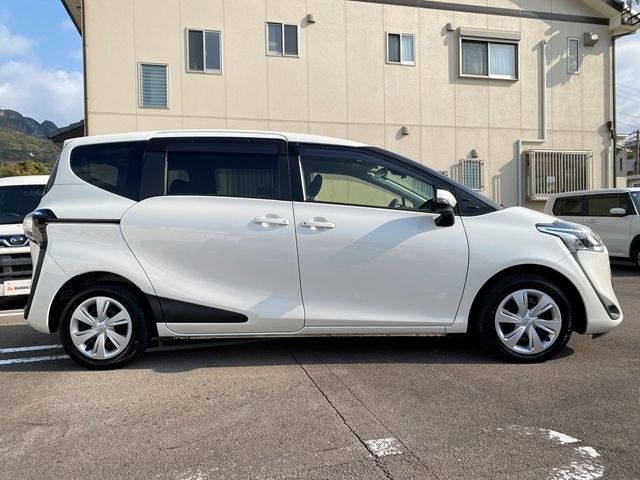 TOYOTA SIENTA 2019
