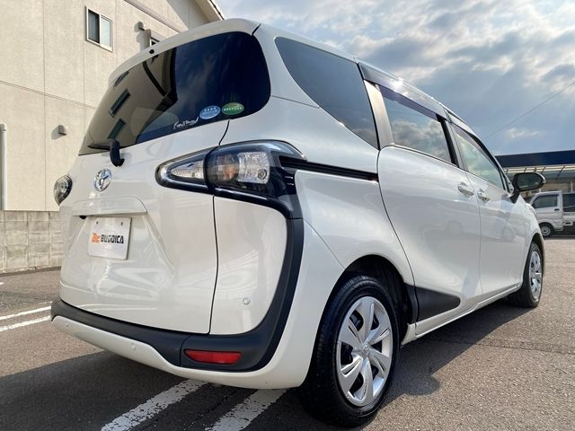 TOYOTA SIENTA 2019