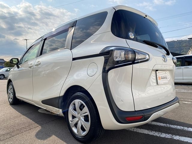 TOYOTA SIENTA 2019
