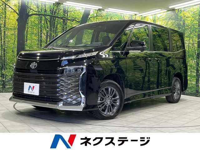 TOYOTA VOXY 4WD 2023