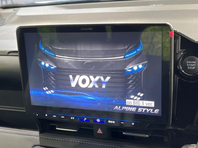 TOYOTA VOXY 4WD 2023