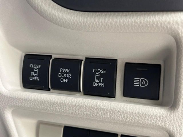 TOYOTA SIENTA HYBRID 2023