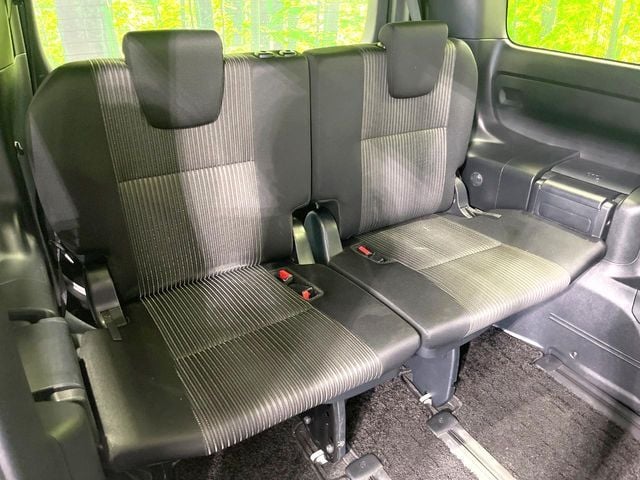 TOYOTA VOXY HYBRID 2019