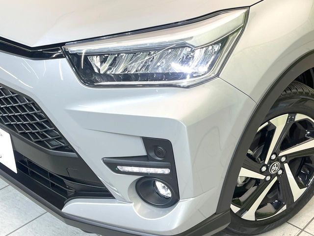 TOYOTA RAIZE HYBRID 2022