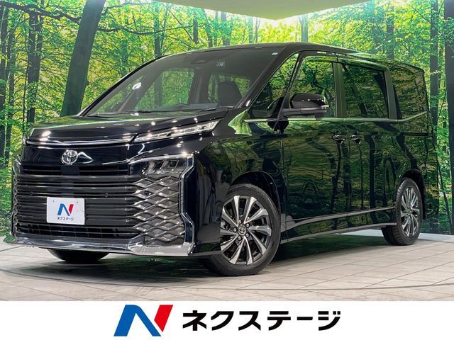 TOYOTA VOXY 2023