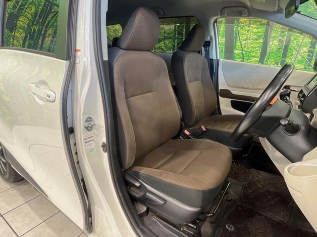 TOYOTA SIENTA HYBRID 2016