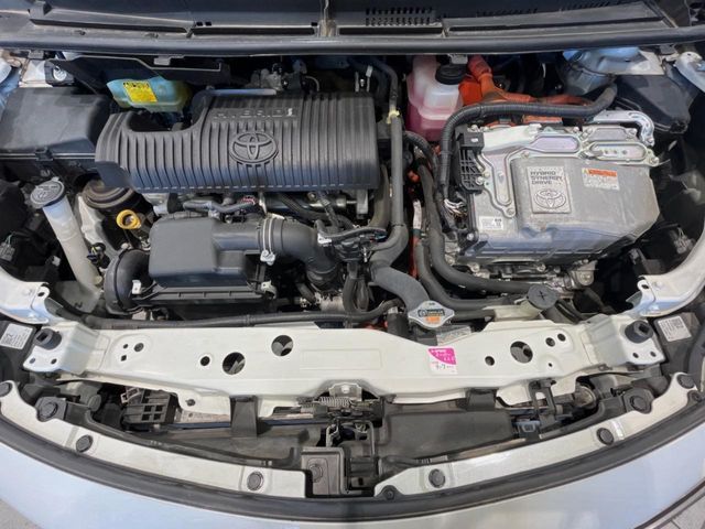 TOYOTA SIENTA HYBRID 2016