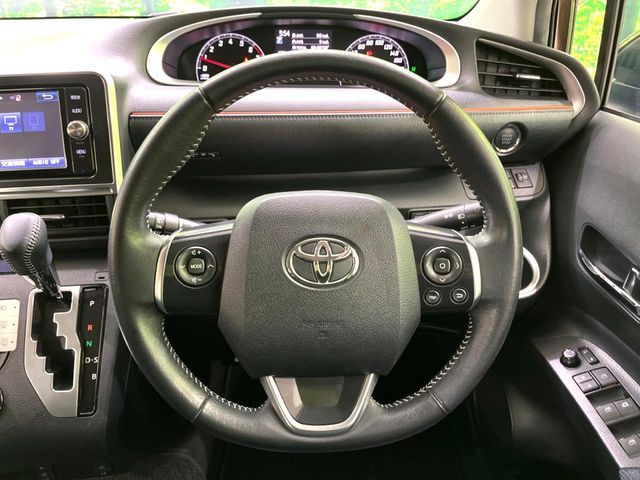 TOYOTA SIENTA 2017
