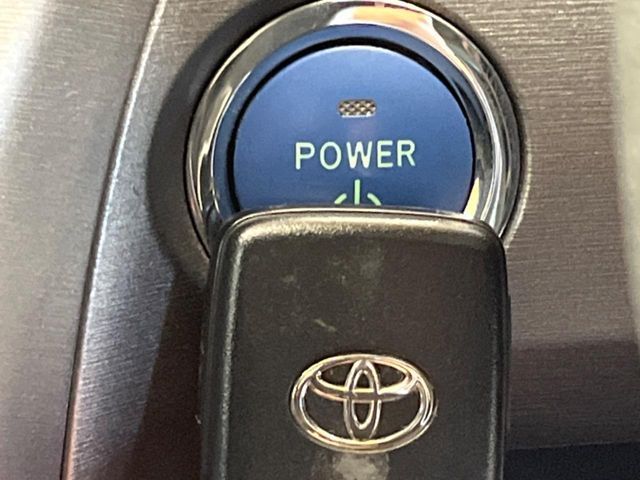 TOYOTA PRIUS 2015