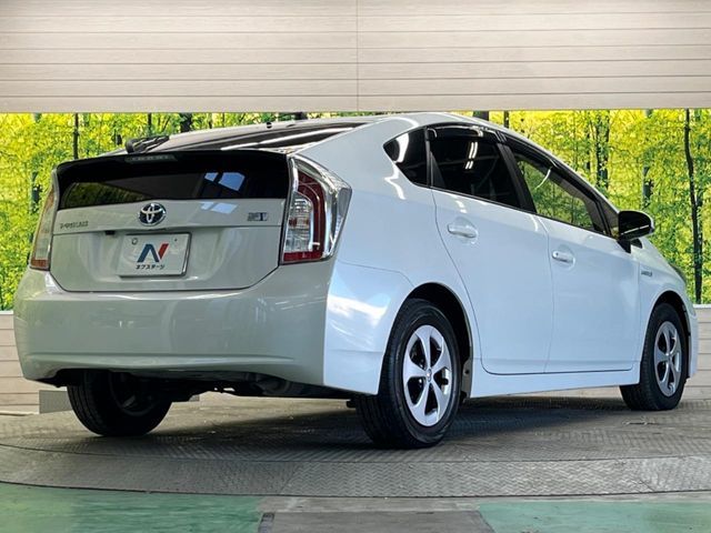 TOYOTA PRIUS 2015