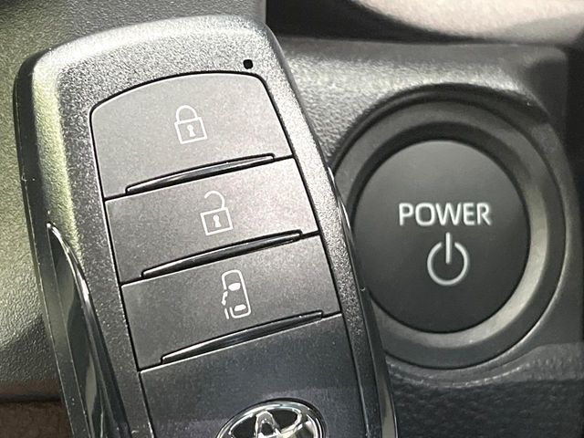 TOYOTA SIENTA HYBRID 2025