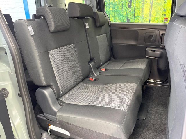 TOYOTA SIENTA HYBRID 2025