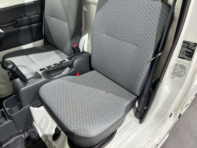 NISSAN NT100 CLIPPER 4WD 2014