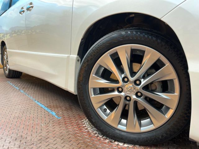 TOYOTA VELLFIRE 2010