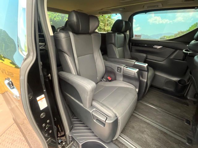 TOYOTA ALPHARD hybrid 4WD 2021