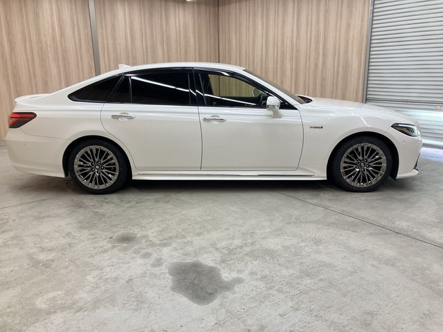 TOYOTA CROWN sedan hybrid 2019