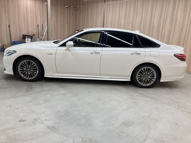 TOYOTA CROWN sedan hybrid 2019