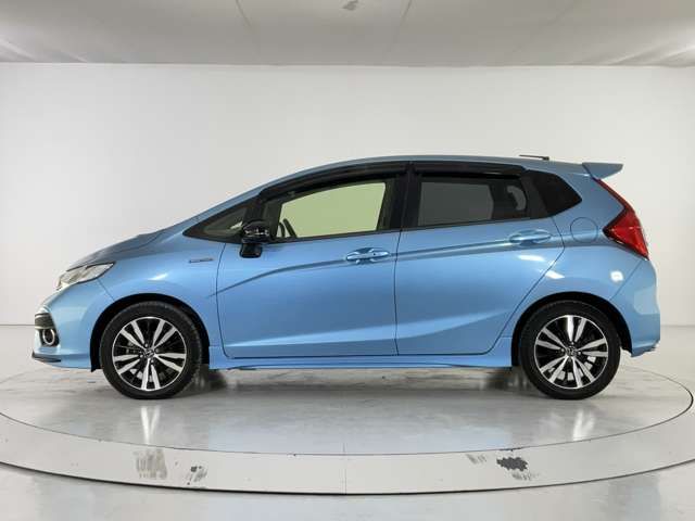 HONDA FIT HYBRID 2017