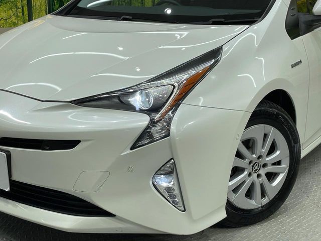 TOYOTA PRIUS 2017