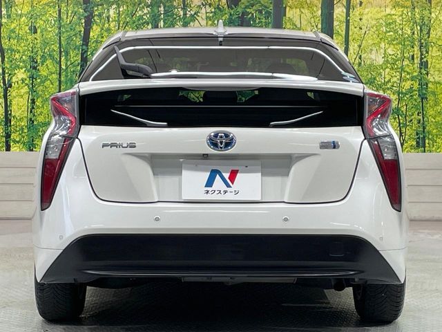 TOYOTA PRIUS 2017