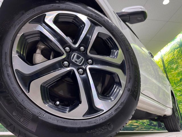 HONDA VEZEL HYBRID 2015