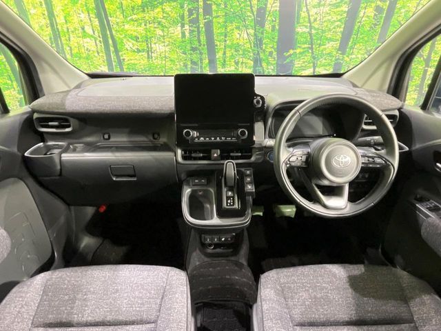 TOYOTA SIENTA HYBRID 2022