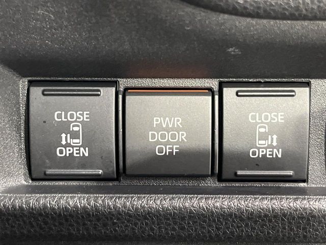 TOYOTA SIENTA HYBRID 2022