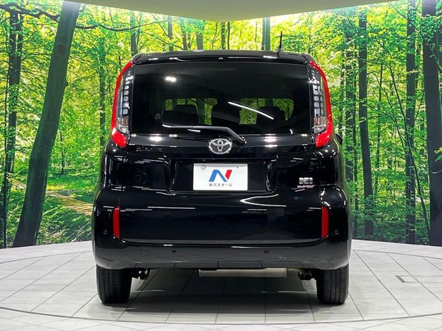 TOYOTA SIENTA HYBRID 2022