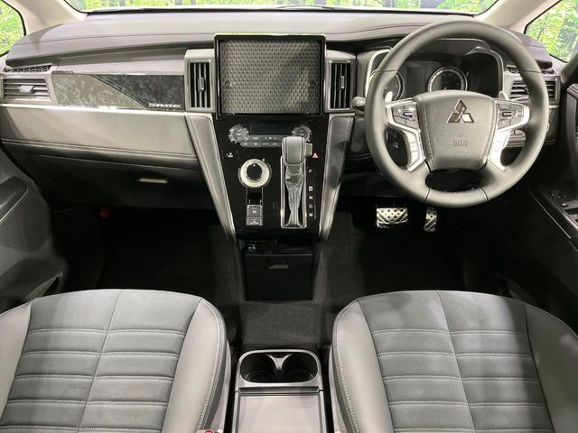 MITSUBISHI DELICA D:5 4WD 2025